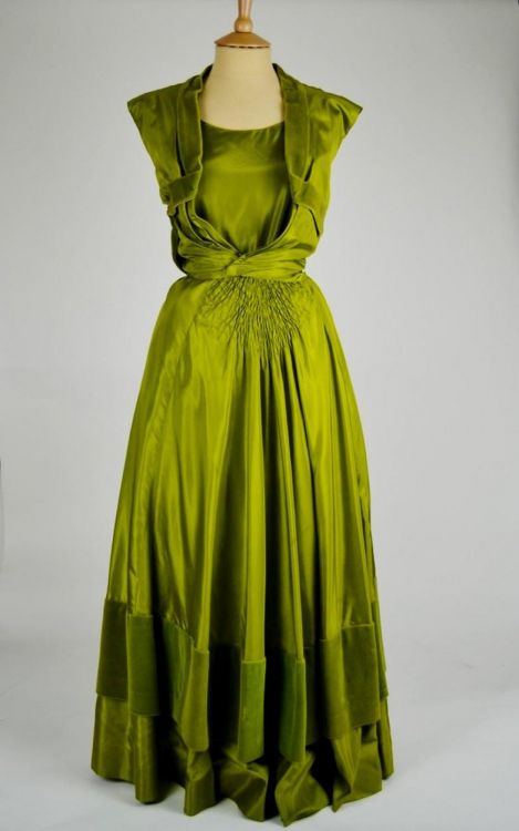vintage cocktail dress green looks - B2B Fashion