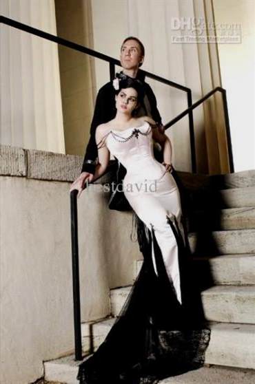 gothic white corset wedding dresses 2018/2019