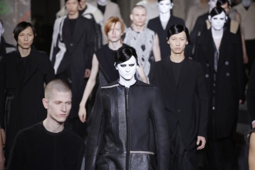 models-present-creations-by-rick-owens-during-the-mens-fashion-week-for-the-2016-2017-fall-winter-collection.jpg