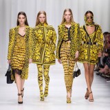 Versace-Spring-2018-Collecton-Runway-Looks-MFW-Milan-Fashion-Week-Tom-Lorenzo-Site-1