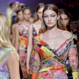 versace-spring-2019-milan-fashion-week-collection086