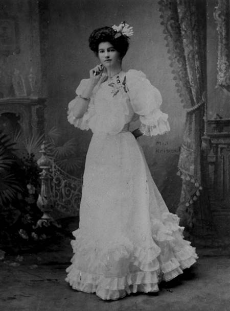 1900s wedding dress