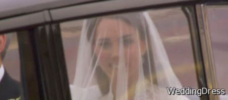 Kate Middleton’s Wedding Dress Revealed                                      Royal Wedding Watch