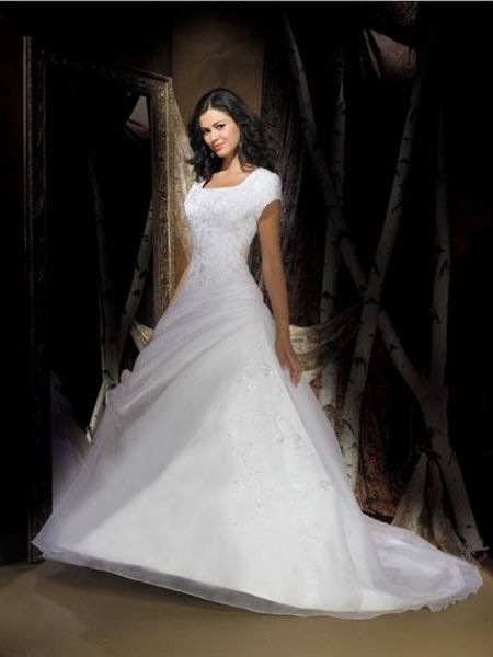 Modest wedding gowns with sleeves