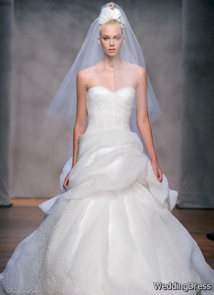 Monique Lhuillier Fall women’s Wedding Dresses
