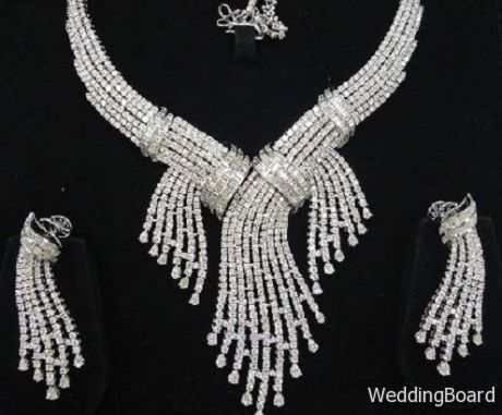 Necklace Designs for Wedding Not Have to be Sparkling