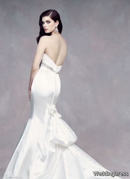 Paloma Blanca Fall women’s Premiere Collection + Classics Wedding Dresses                                      Sponsor Highlight