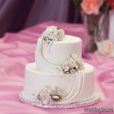 Small Wedding Cakes Only for Bride and the Groom