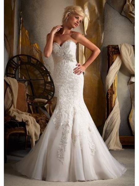 Sweetheart lace wedding dress