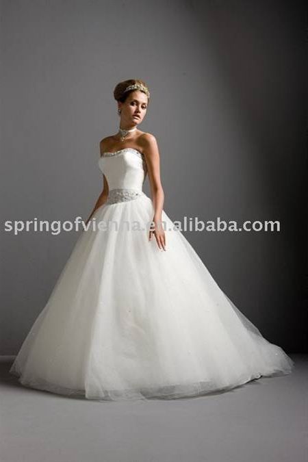 Wedding dress bridal dress