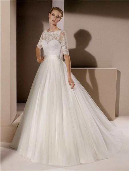ball gowns with lace sleeves
