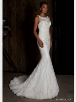 fishtail lace wedding dress