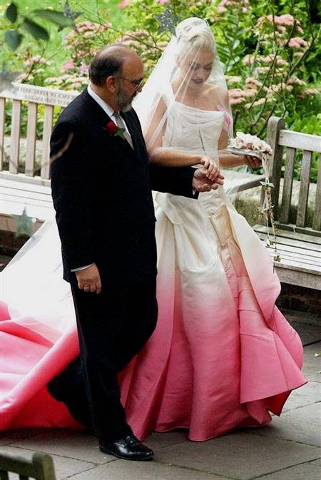 gwen stefani wedding dress