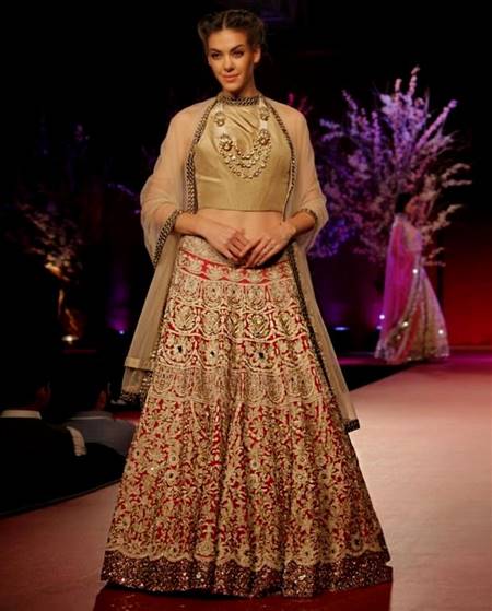 indian bridal dresses by manish malhotra