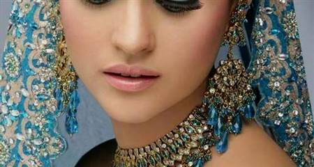 makeup for blue indian dress