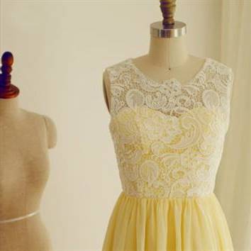 pale yellow lace bridesmaid dresses