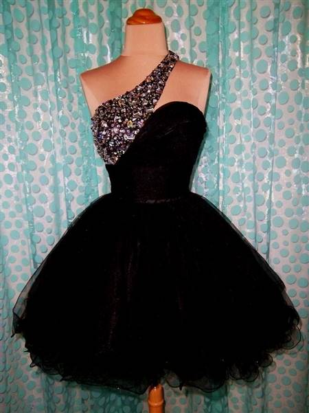short poofy black prom dress
