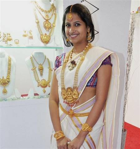 traditional kerala wedding dress