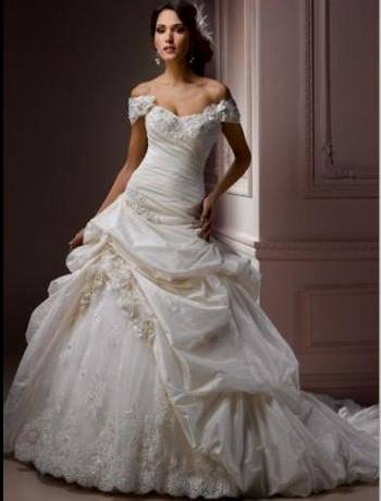 traditional wedding dresses with sleeves