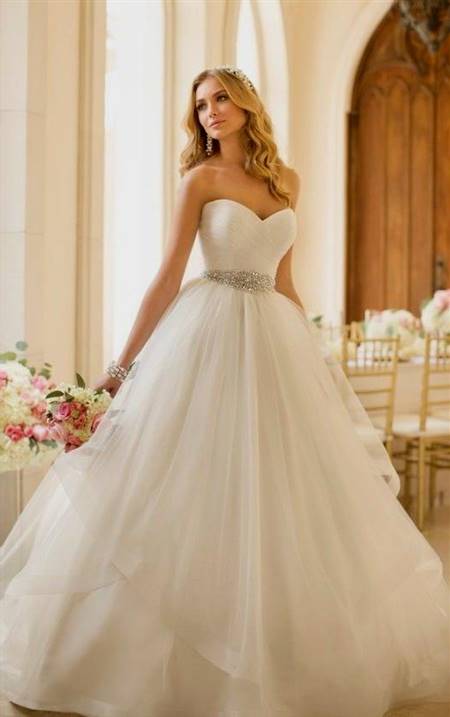 wedding dress designs with sleeves
