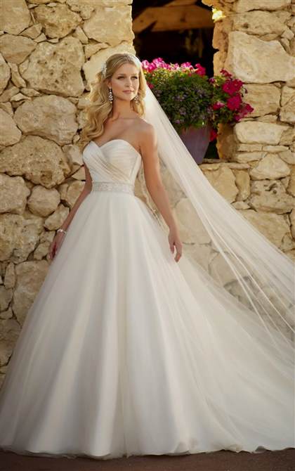 ball gown wedding dresses with sweetheart neckline and beading