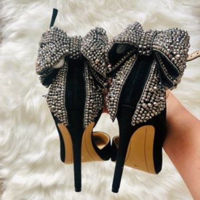 inc shoes with bow